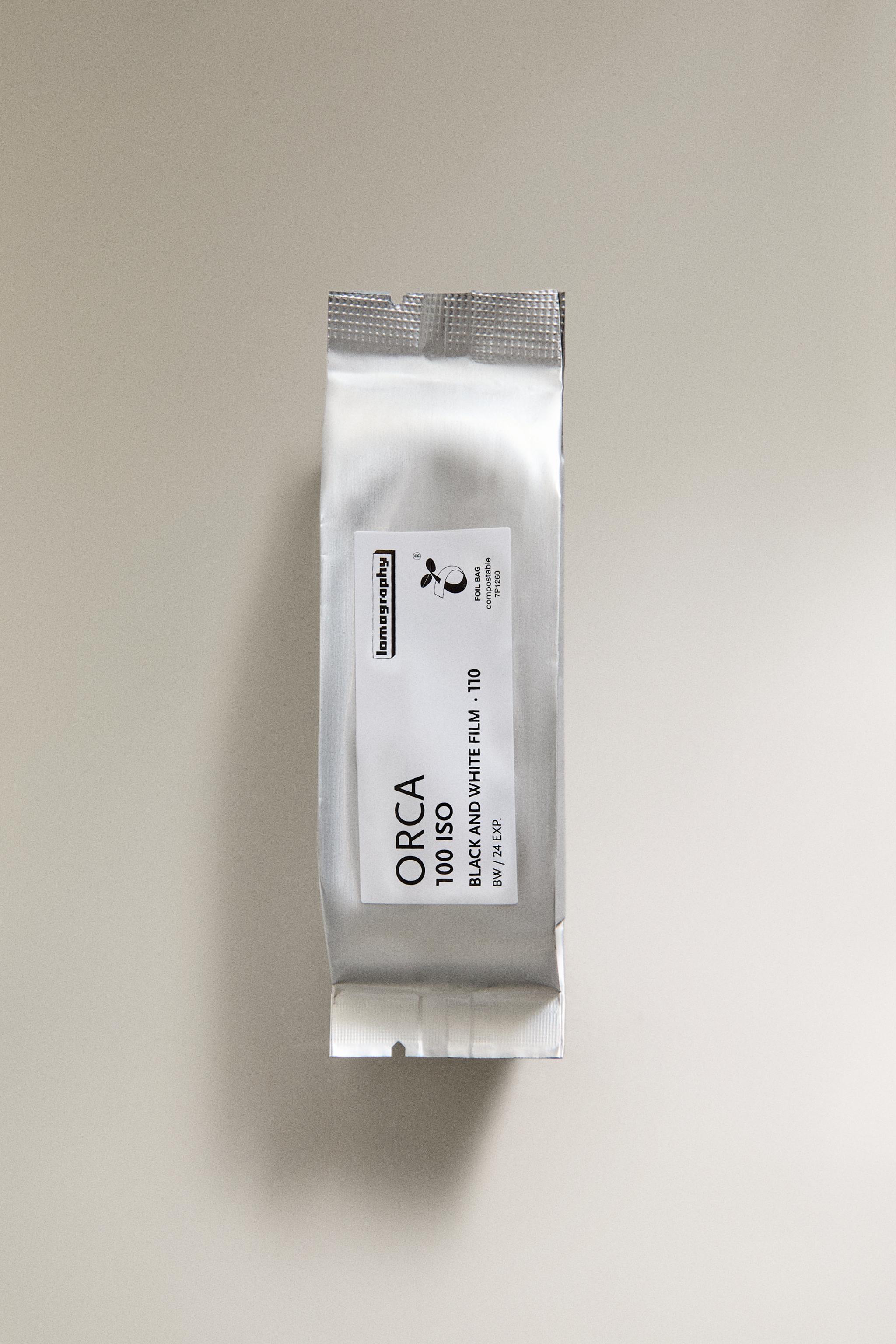 LOMOGRAPHY BLACK AND WHITE FILM — Multicolored