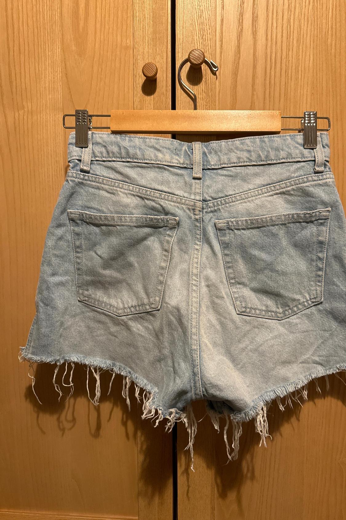 CUT-OUT DENIM BERMUDA SHORTS - Image 2