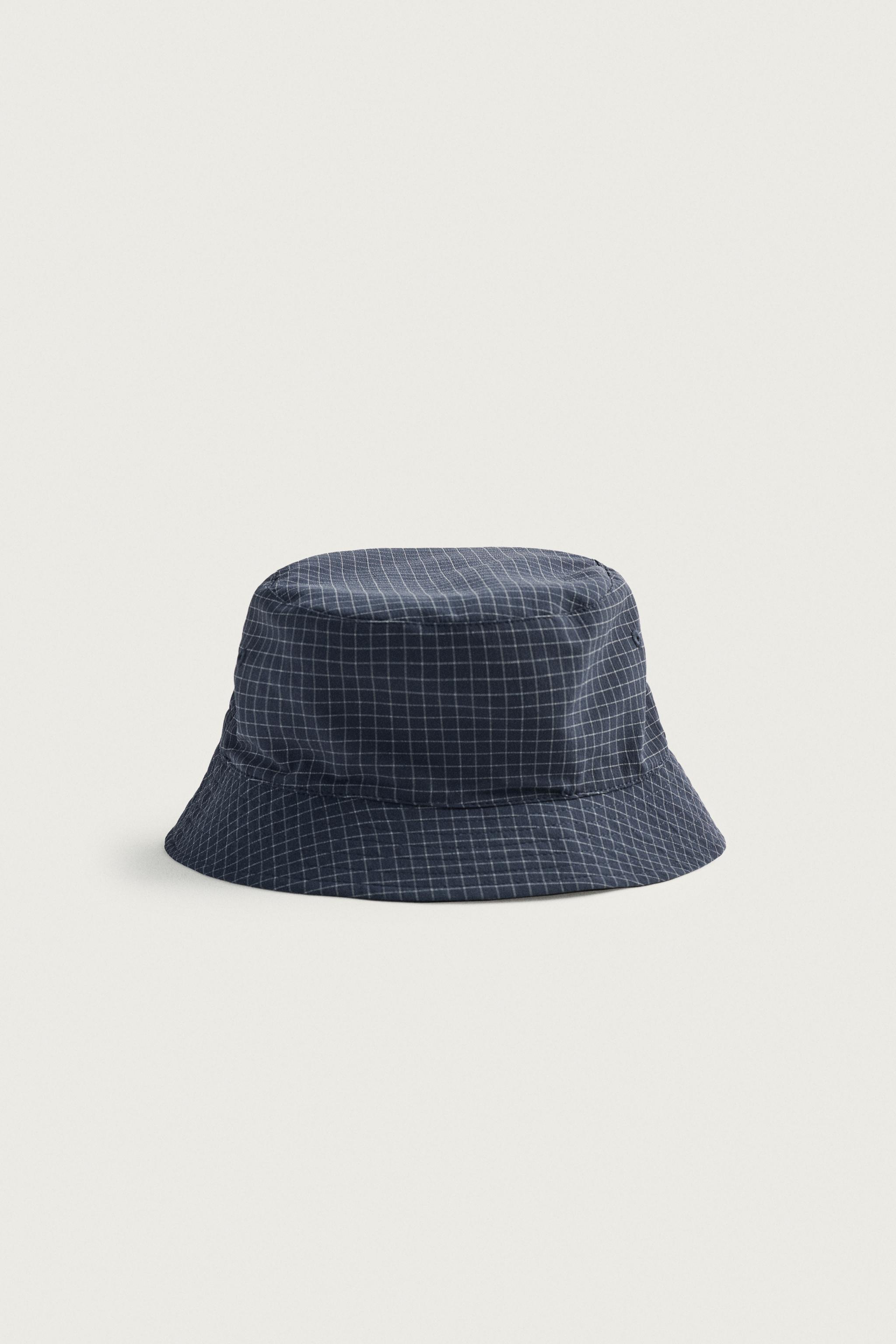 REVERSIBLE PLAID BUCKET HAT — Blue