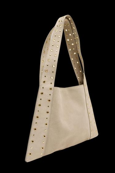 SCHULTERTASCHE MIT NIETEN AUS VELOURSLEDER - SAND/BRAUN von Zara