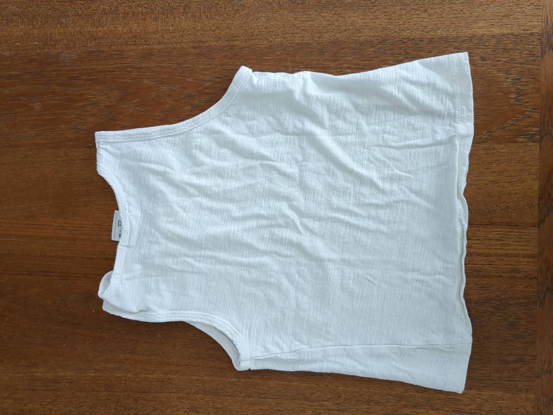 SLEEVELESS HENLEY TSHIRT - Image 2