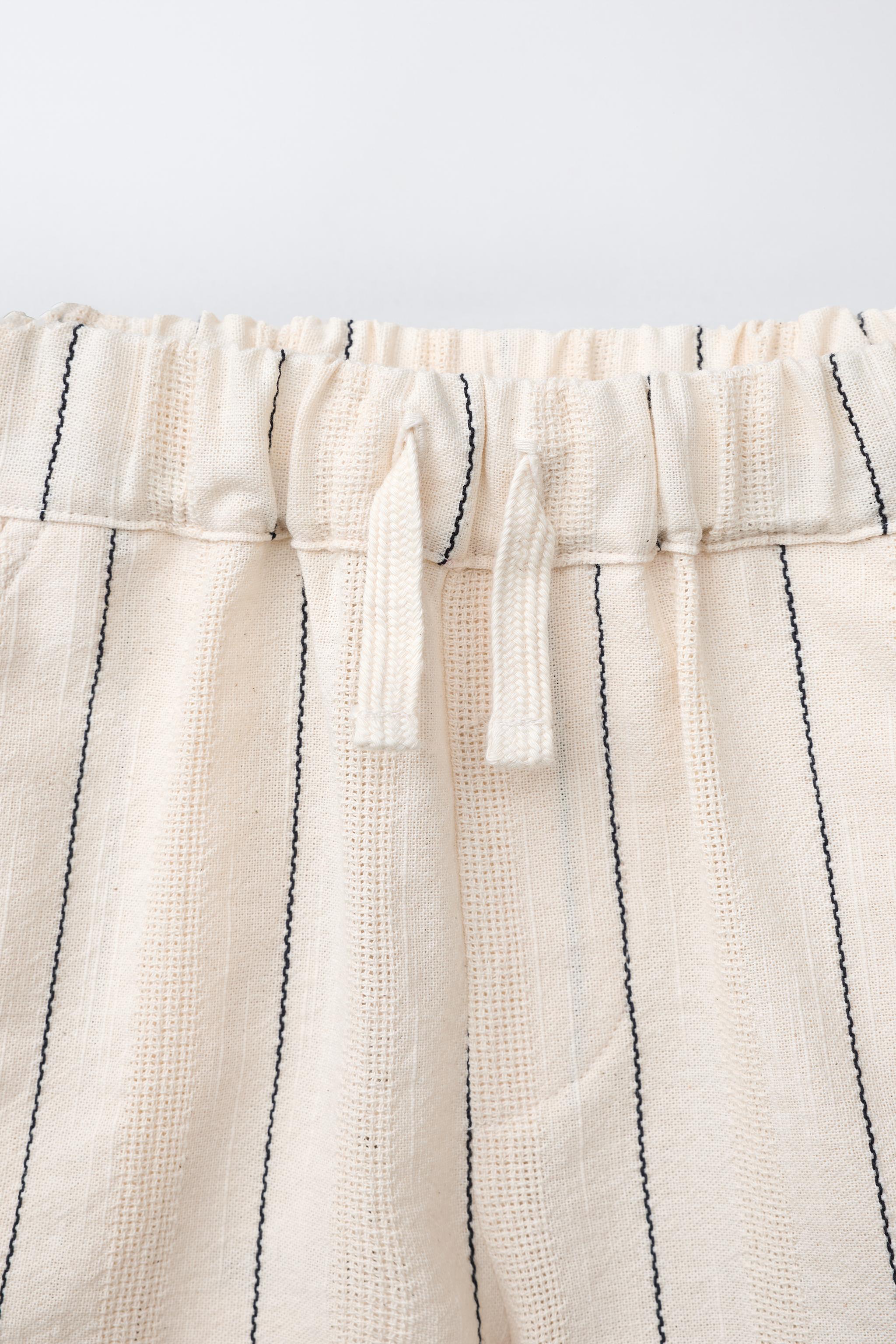 TEXTURED STRIPED SHORTS
