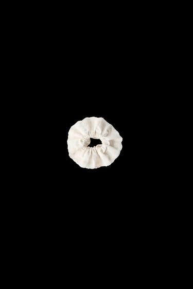 DOUBLE EMBROIDERED SCRUNCHIE - Ecru by Zara