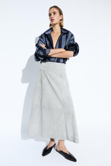 Falda midi vuelo fajín piel ante - Gris azul de Zara