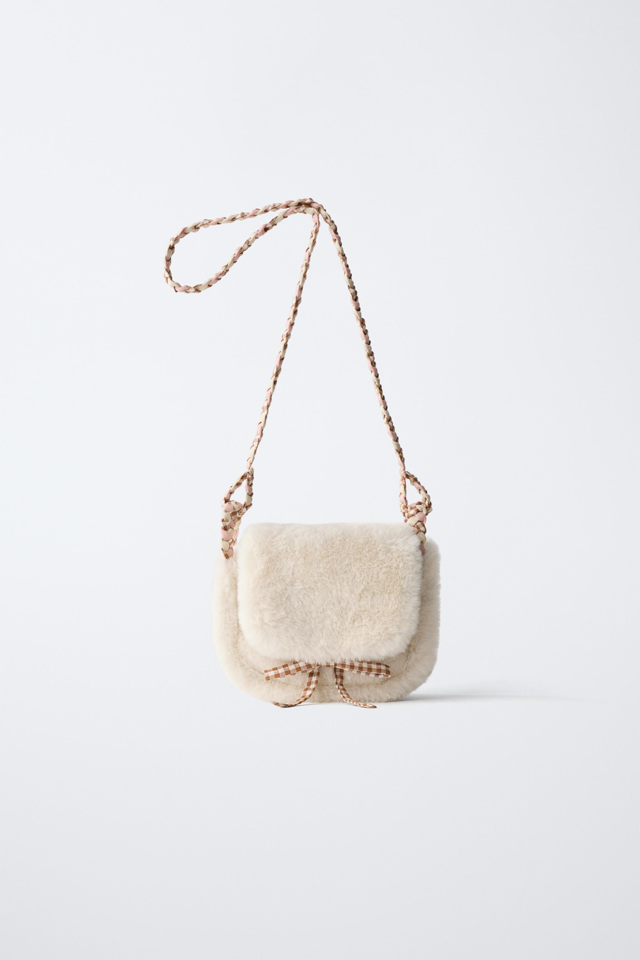 フェイクファークロスボディバッグ - エクリュ | ZARA Japan / 日本