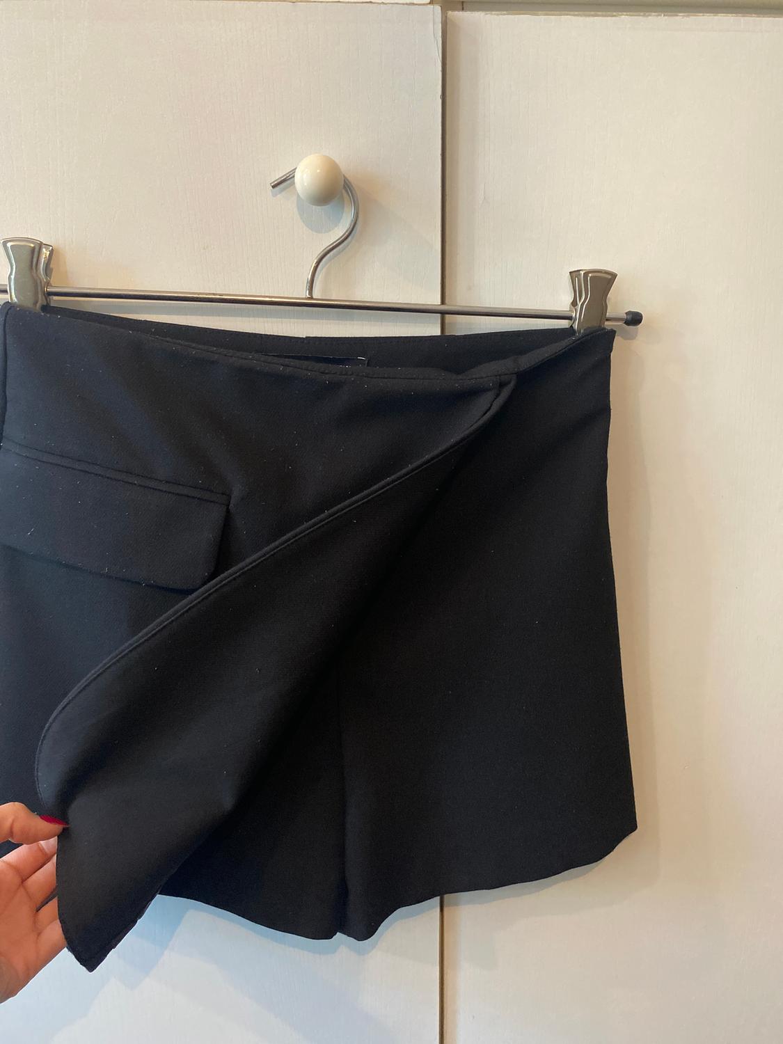 SKORT WITH CONTRAST TOPSTITCHING - Image 3