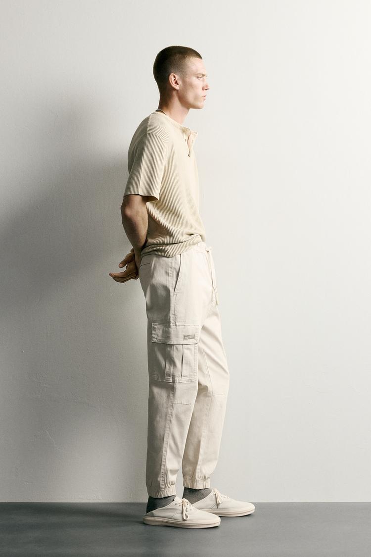 Pantalón cargo de corte ajustado 4