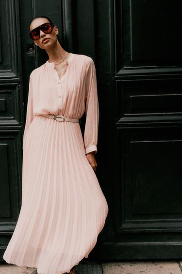 ROBE MIDI PLISSÉE CEINTURE - Beige rosé de Zara - Image 4