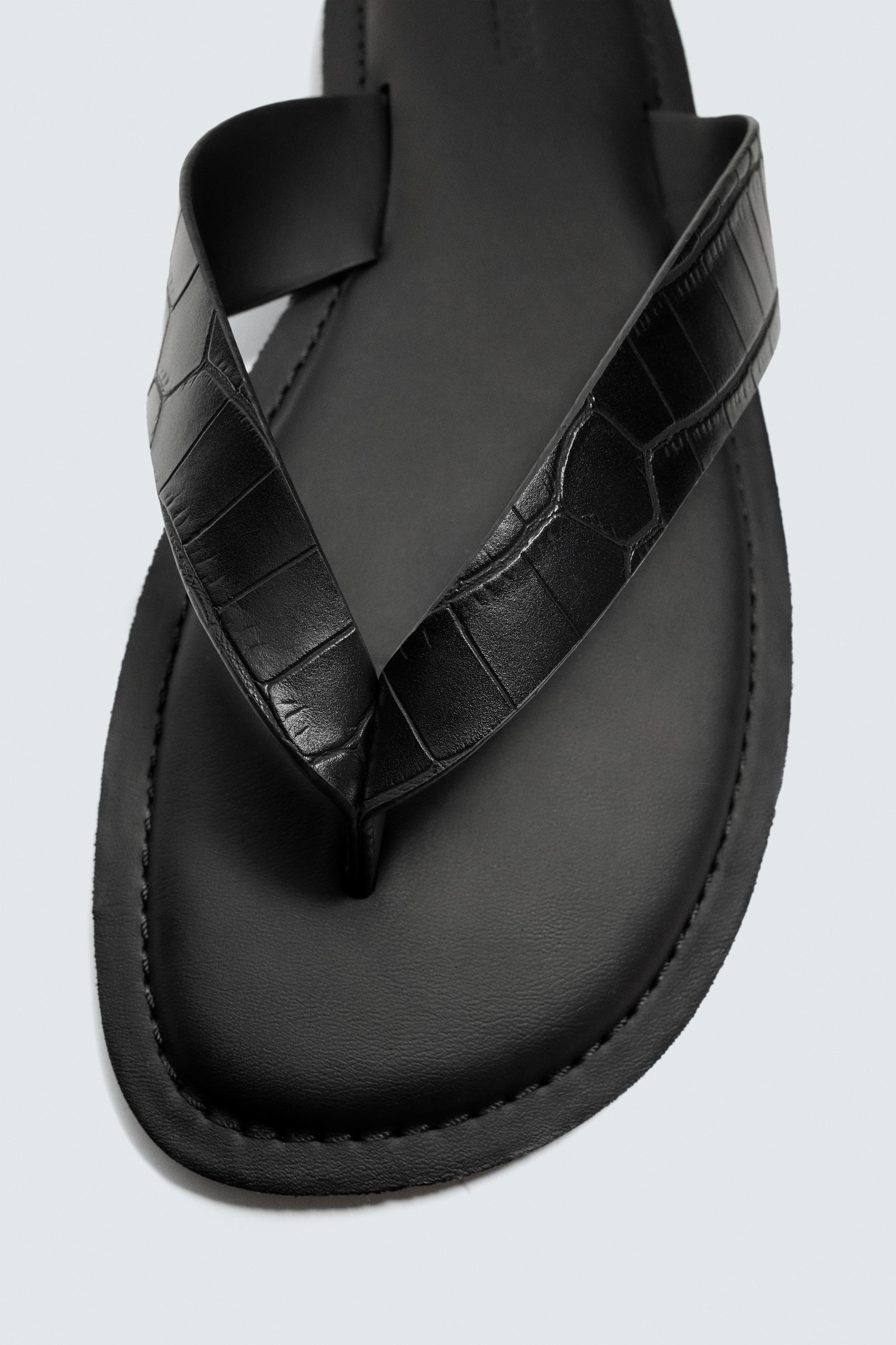 EMBOSSED STRAP SANDALS
