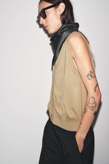 TOP GILET EN MAILLE UNIE - Marron clair de Zara - Image 3