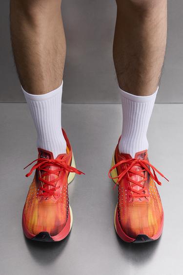 ZAPATILLA DE MARATÓN - Naranja de Zara - Imagen 0