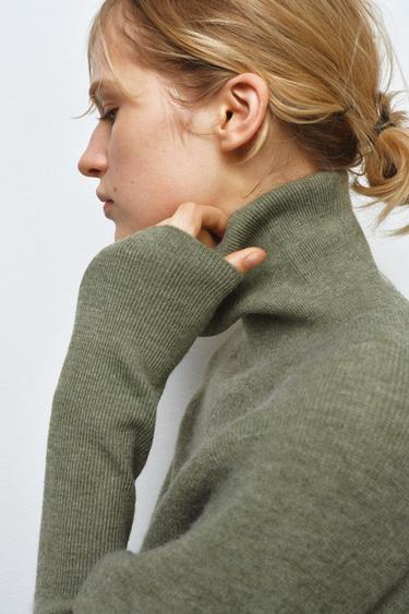 BATWING SLEEVE KNIT JUMPER - Light green by Zara