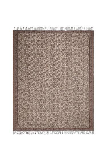 FLORAL JACQUARD THROW - بيج فاتح الخاص بـ Zara