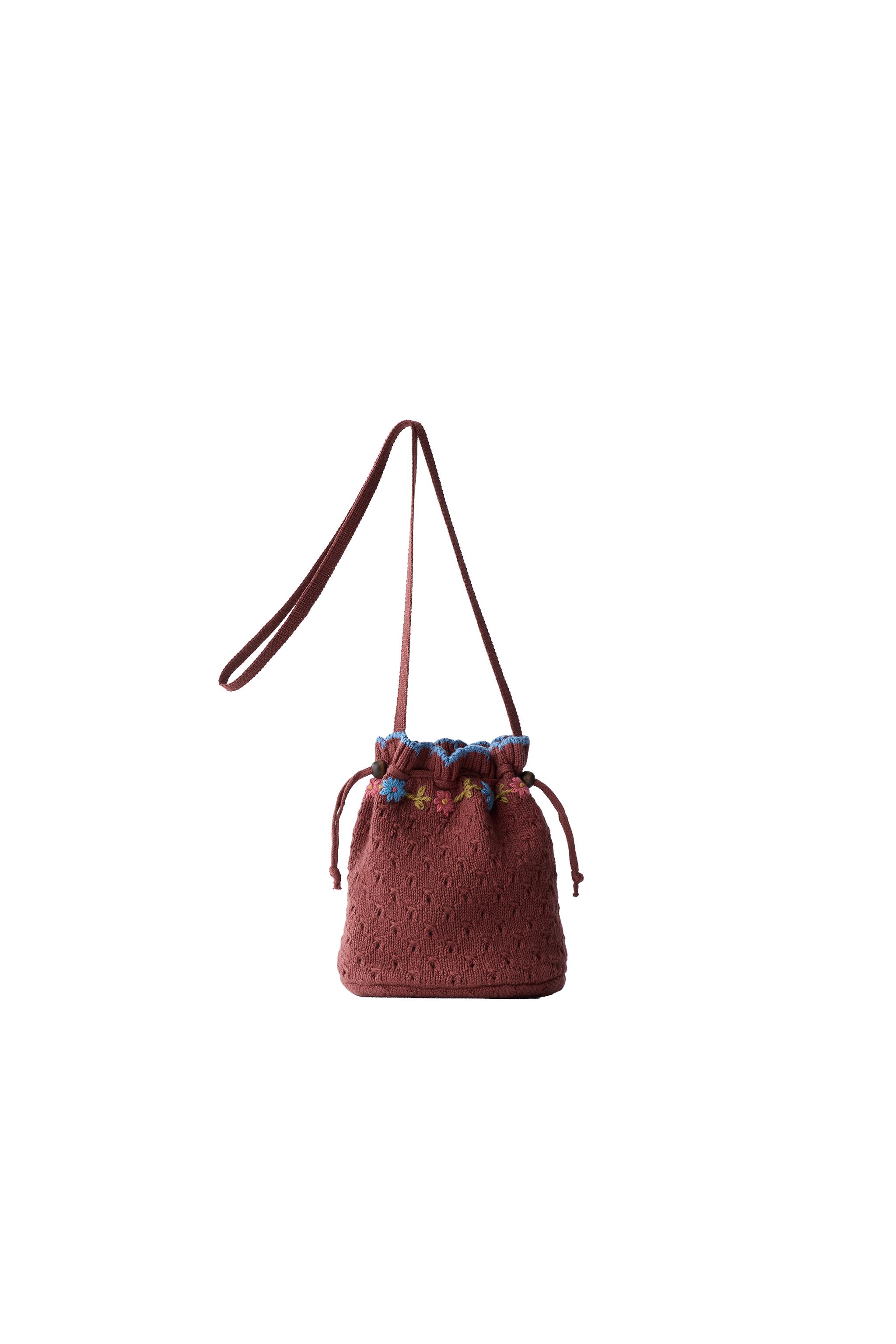 KNITTED CROSSBODY BAG WITH EMBROIDERED FLOWERS - Terracotta | ZARA