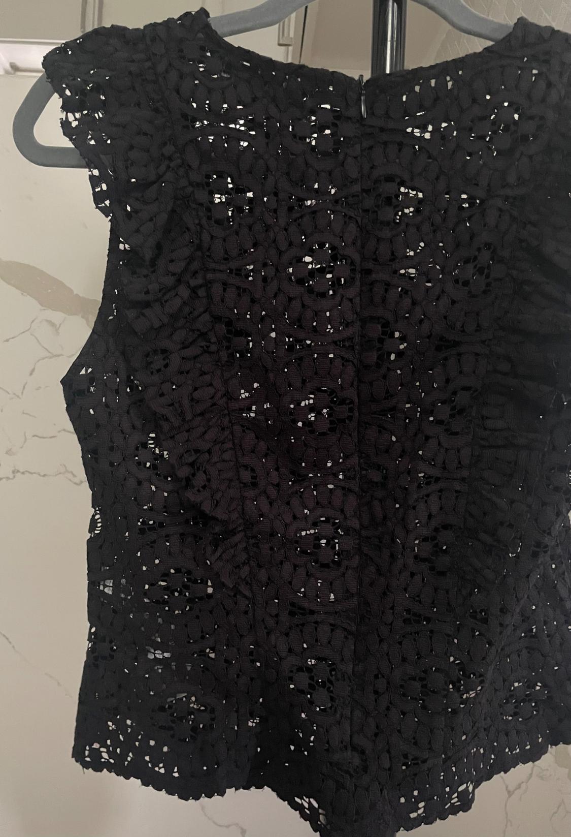 BLACK LACE RUFFLED TOP - Image 2