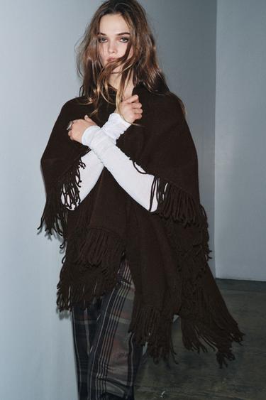 FRINGED KNIT CAPE - Brown by Zara