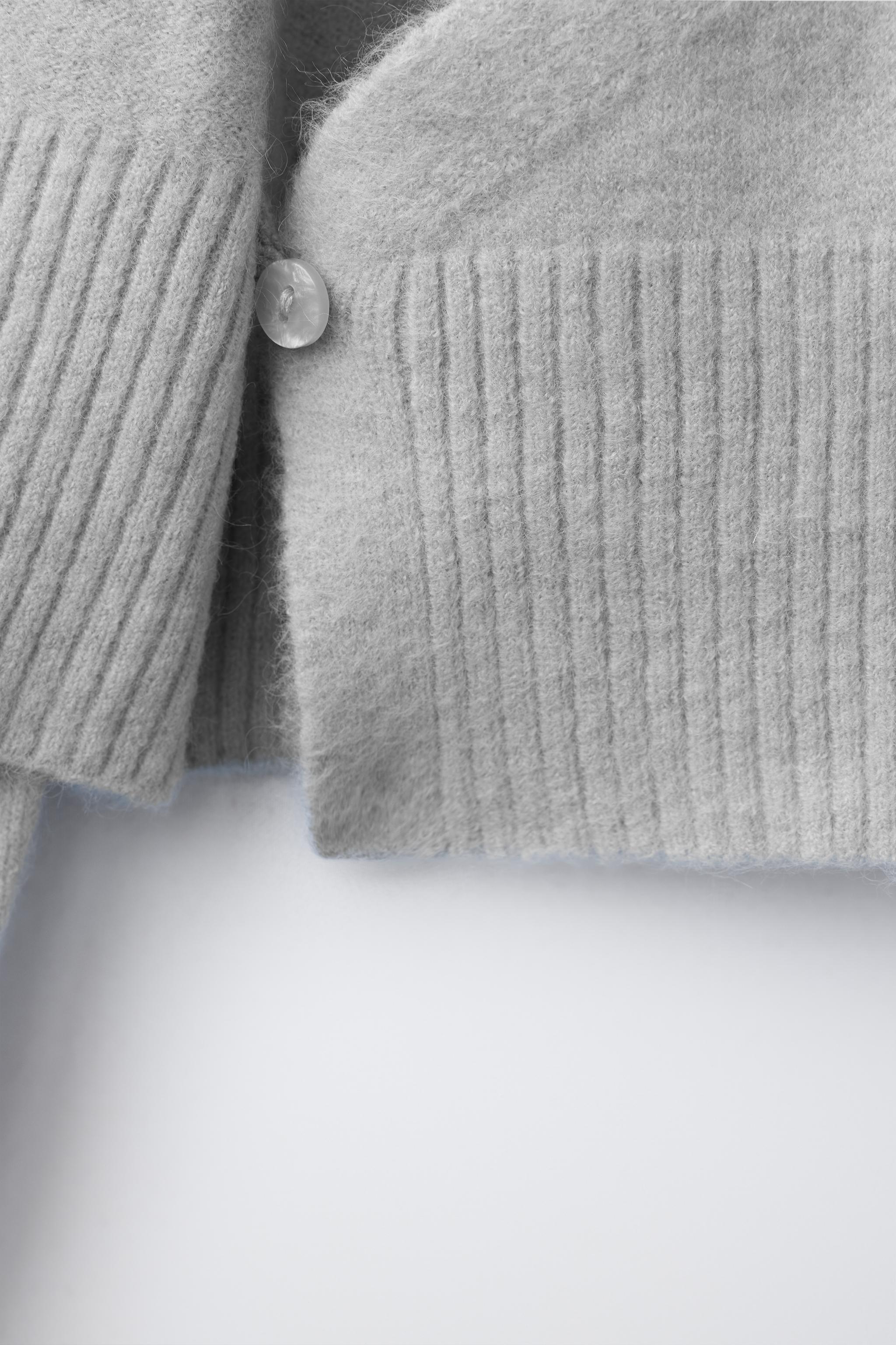 DOUBLE-BREASTED CARDIGAN