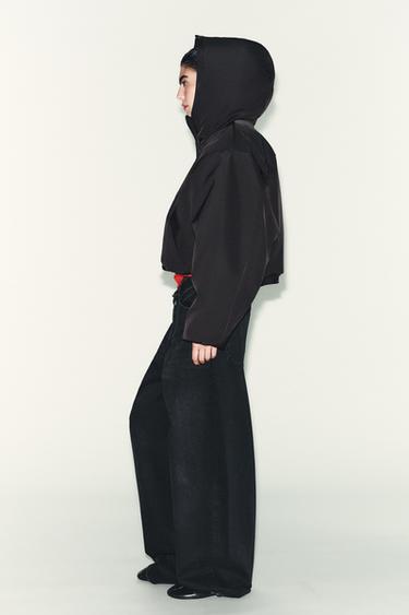 جاكيت منجد بغطاء رأس فرو مقاوم للماء والرياح - أسود الخاص بـ Zara