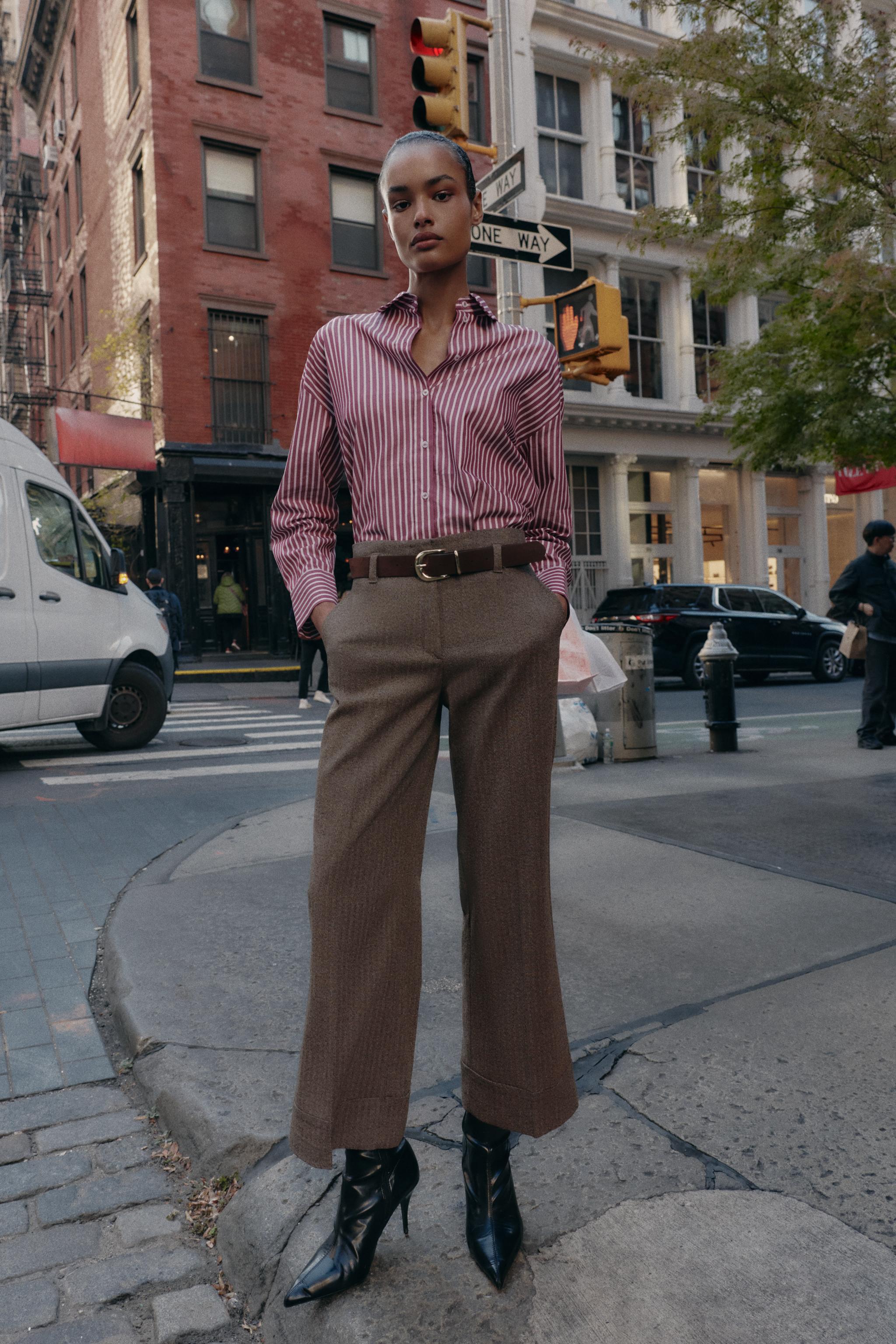 PANTALON À CHEVRONS AVEC CEINTURE