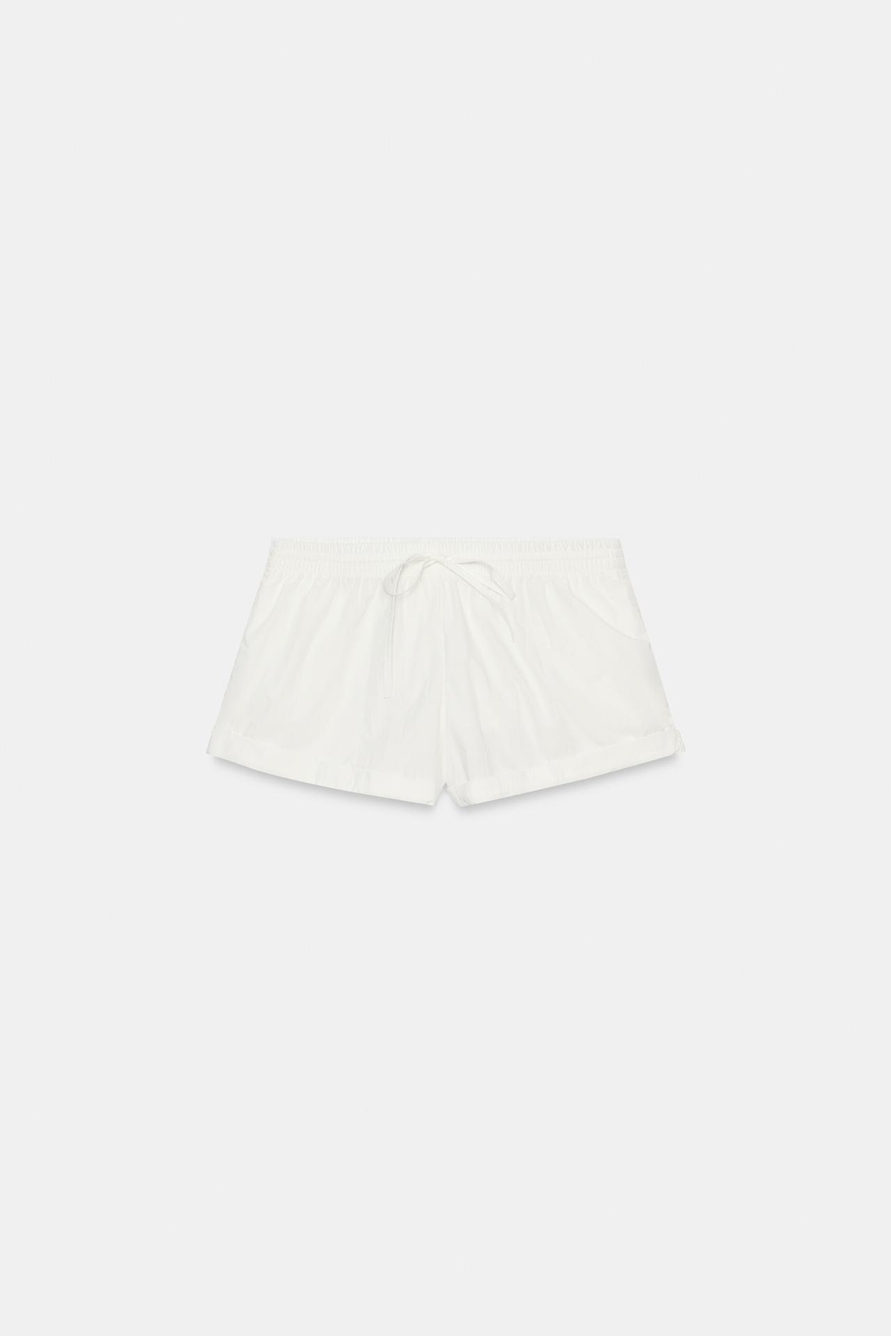 CUFFED SHORTS — White