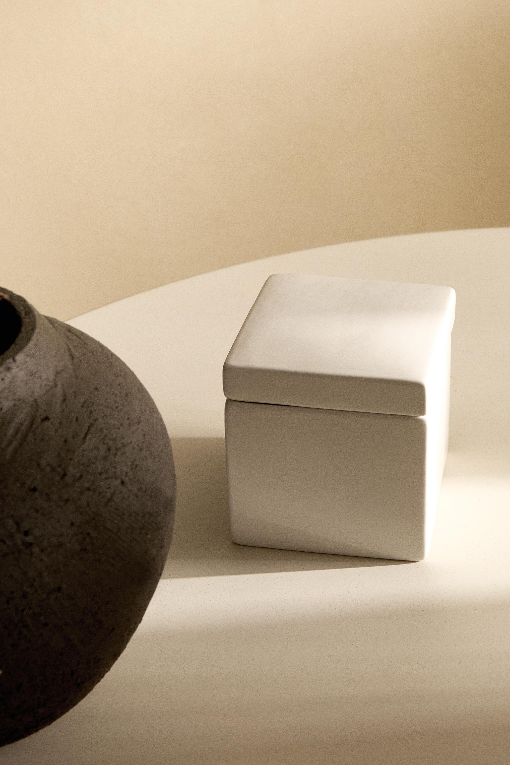 WHITE EARTHENWARE BATHROOM ORGANIZER JAR