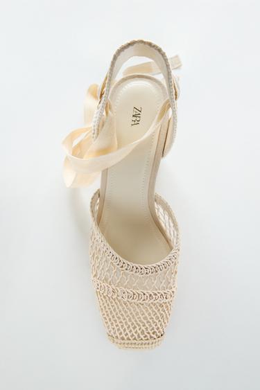 Zara WOVEN WEDGE SANDALS - Off White