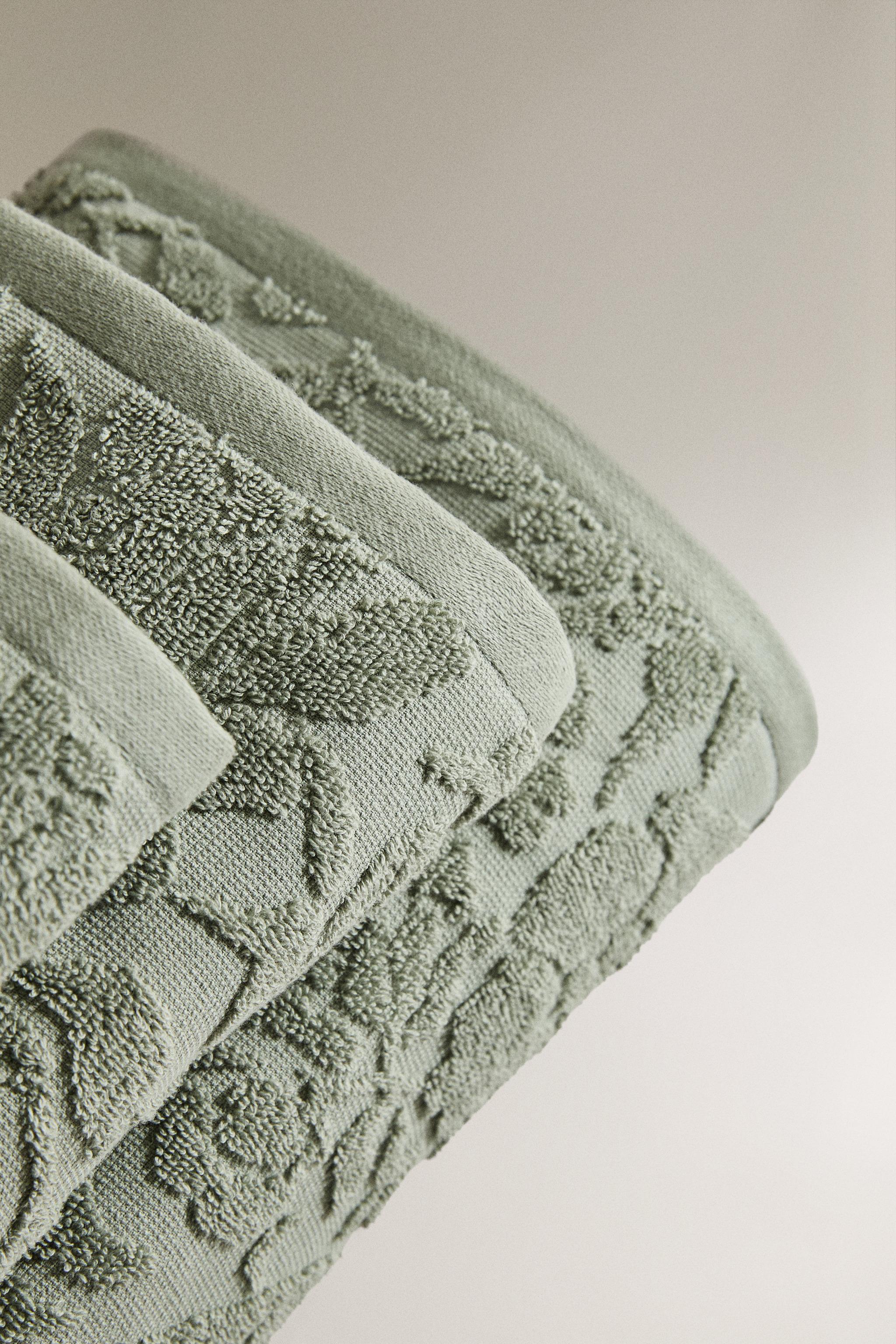 FLORAL JACQUARD BATH TOWEL