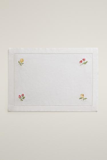 EMBROIDERED FRUIT PLACEMAT — Ecru 1