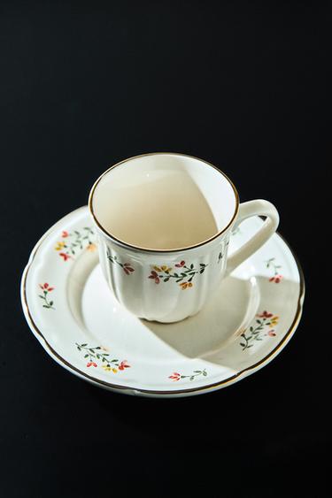 TASSE CAFÉ ET SOUCOUPE PORCELAINE FLORALE - Crème de Zara - Image 5