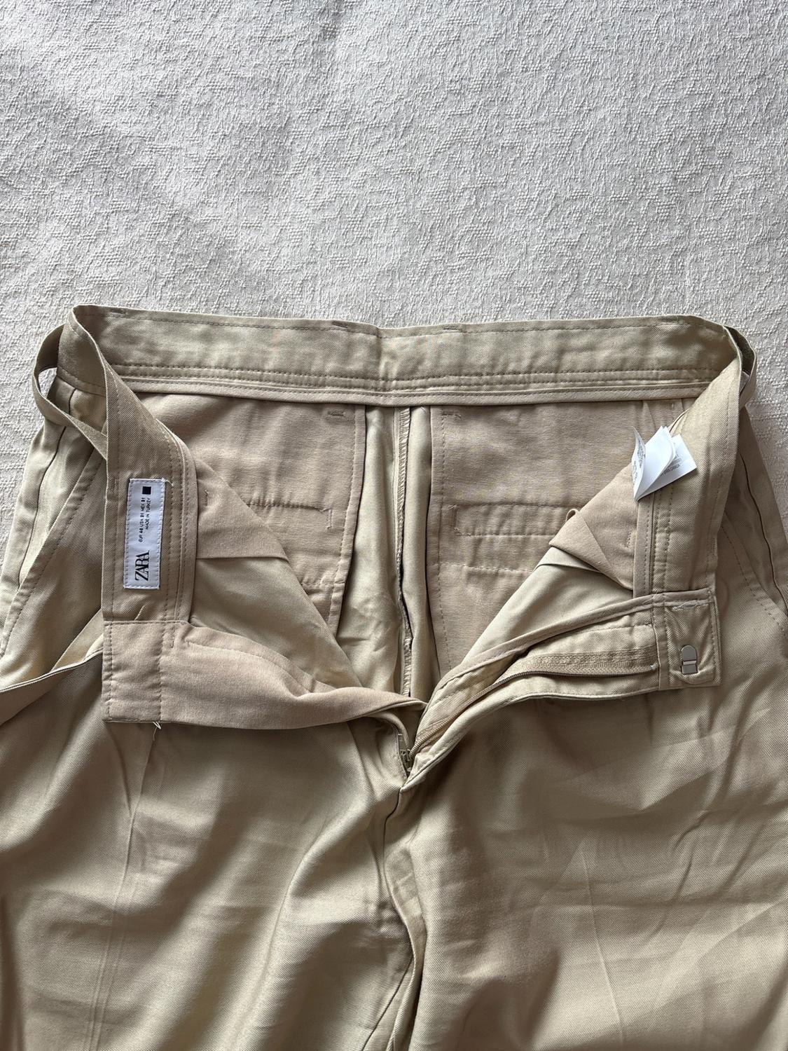 PLEATED BERMUDA SHORTS WITH BELT - Image 3
