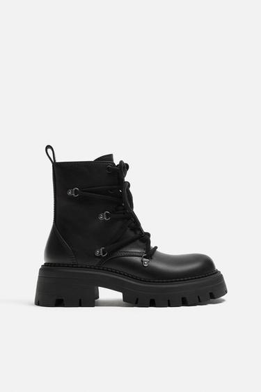 BOTA DE CADARÇOS COM VOLUME - Preto da Zara
