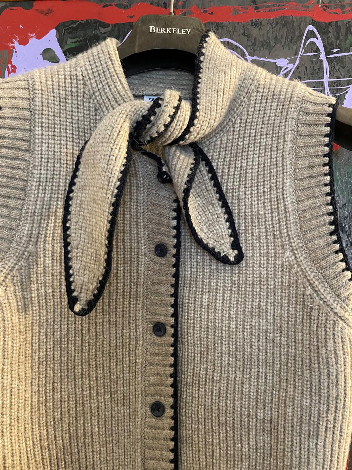 GILET IN MAGLIA CON SCIARPA INTEGRATA - Image 3