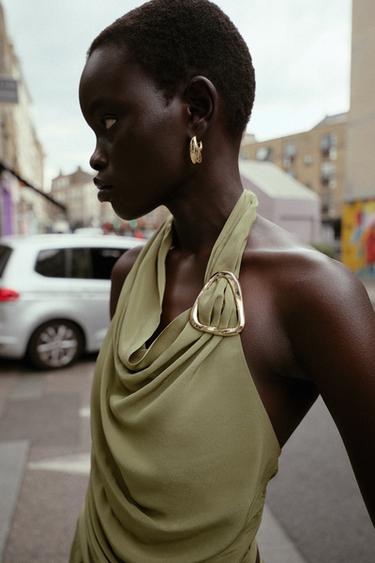 TOP HALTER DÉTAILS NŒUD DOS - Kaki clair de Zara - Image 3
