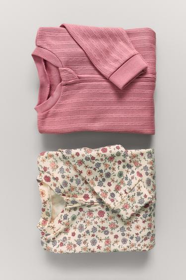 حزمة بيجامتين قطعة واحدة بقدم قابلة للتحويل بأزهار - وردي الخاص بـ Zara