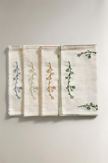 CONJUNTO DE GUARDANAPOS COM BORDADO VEGETAL (CONJUNTO DE 4) - Cru da Zara