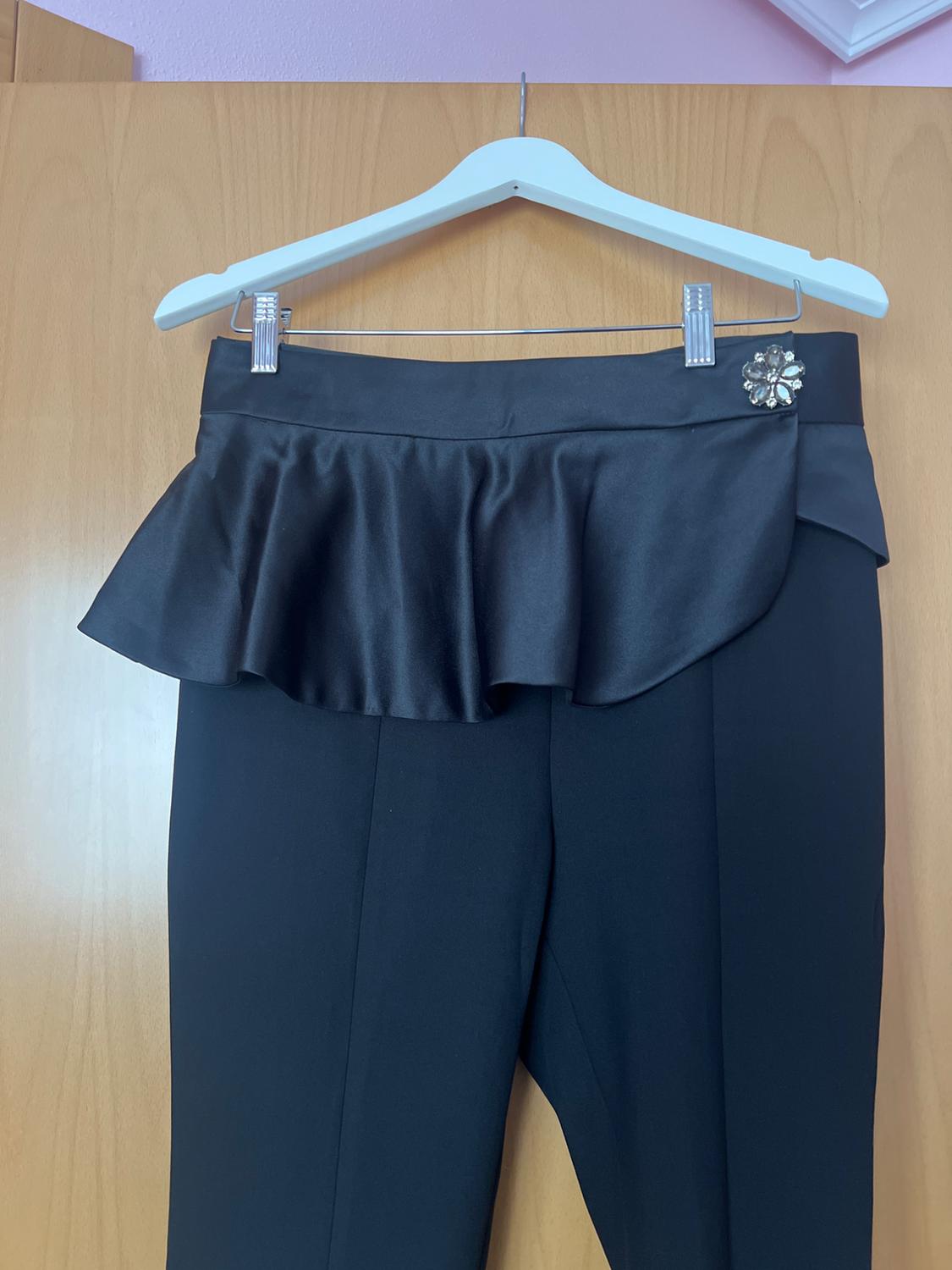 PANTALÓN VESTIR NEGRO CON CINTURÓN RASO BOTÓN PIEDRA - Image 7