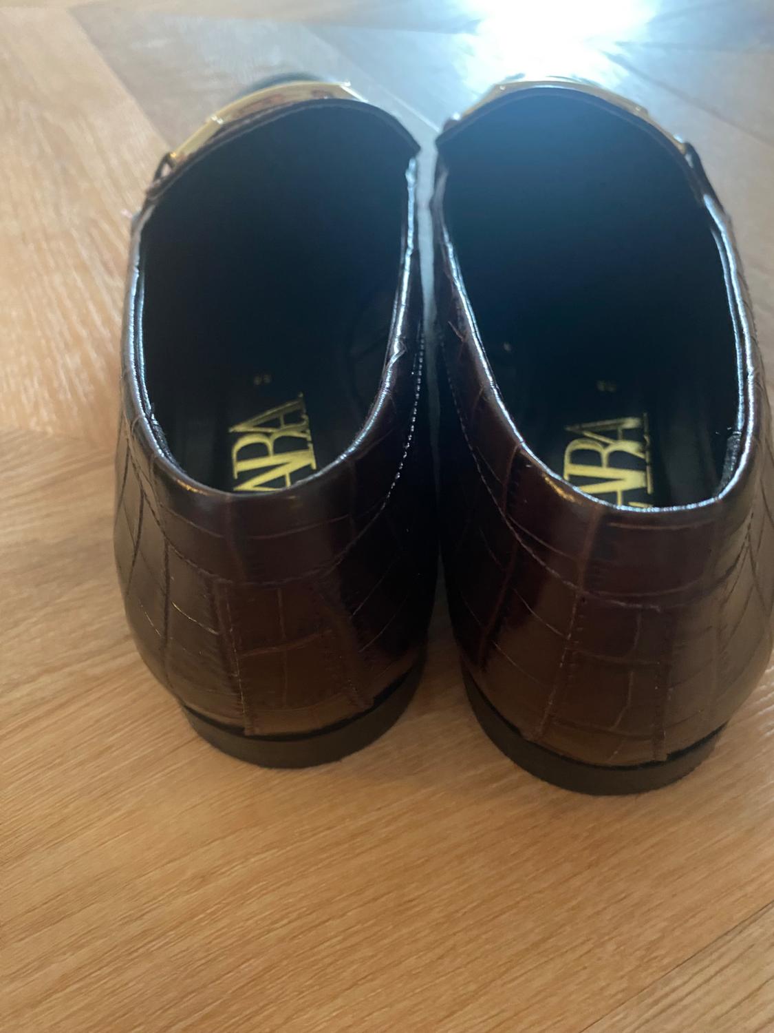 BUCKLED CROC LEATHER LOAFERS - Image 4