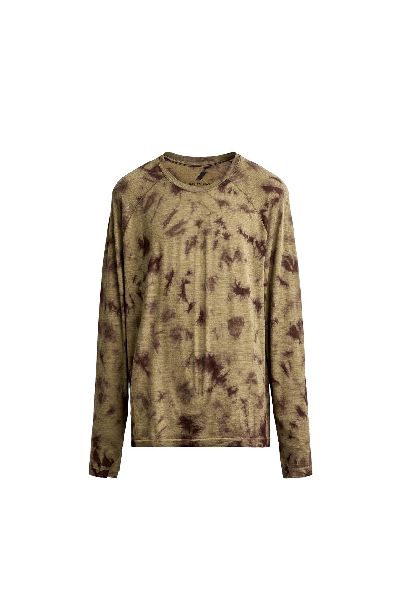 ФУТБОЛКА ИЗ ТЕХНИЧНОЙ ТКАНИ TIE DYE С ШЕРСТЬЮ