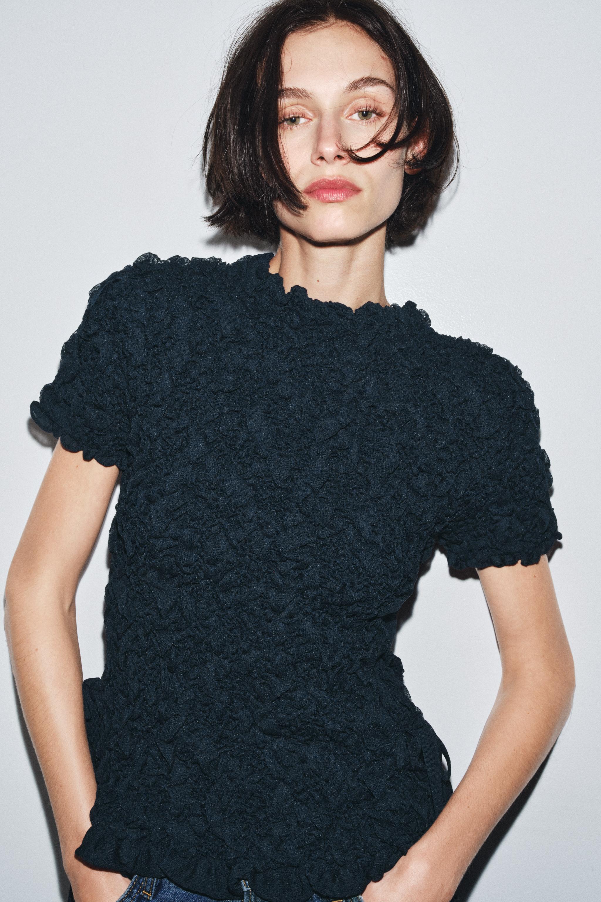 新品未使用　ZARA　ビーズ付きコンビ素材トップス ビーズ ZARA(ザラ) トップス(レディース) - 海外通販のBUYMA