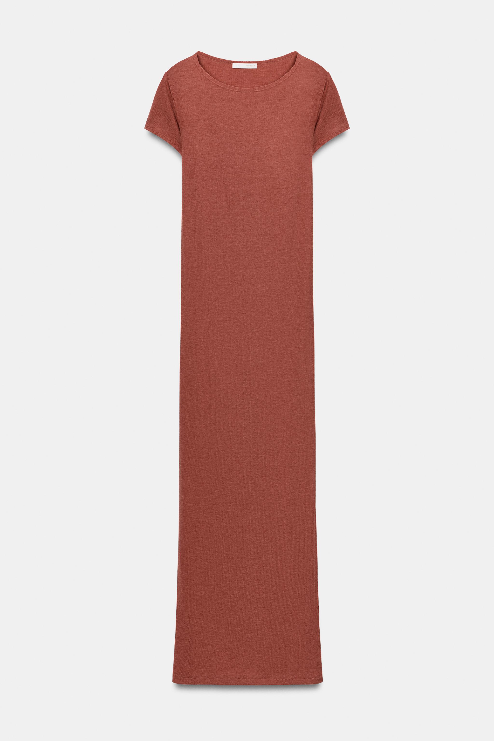 ROBE LONGUE À MANCHES COURTES
