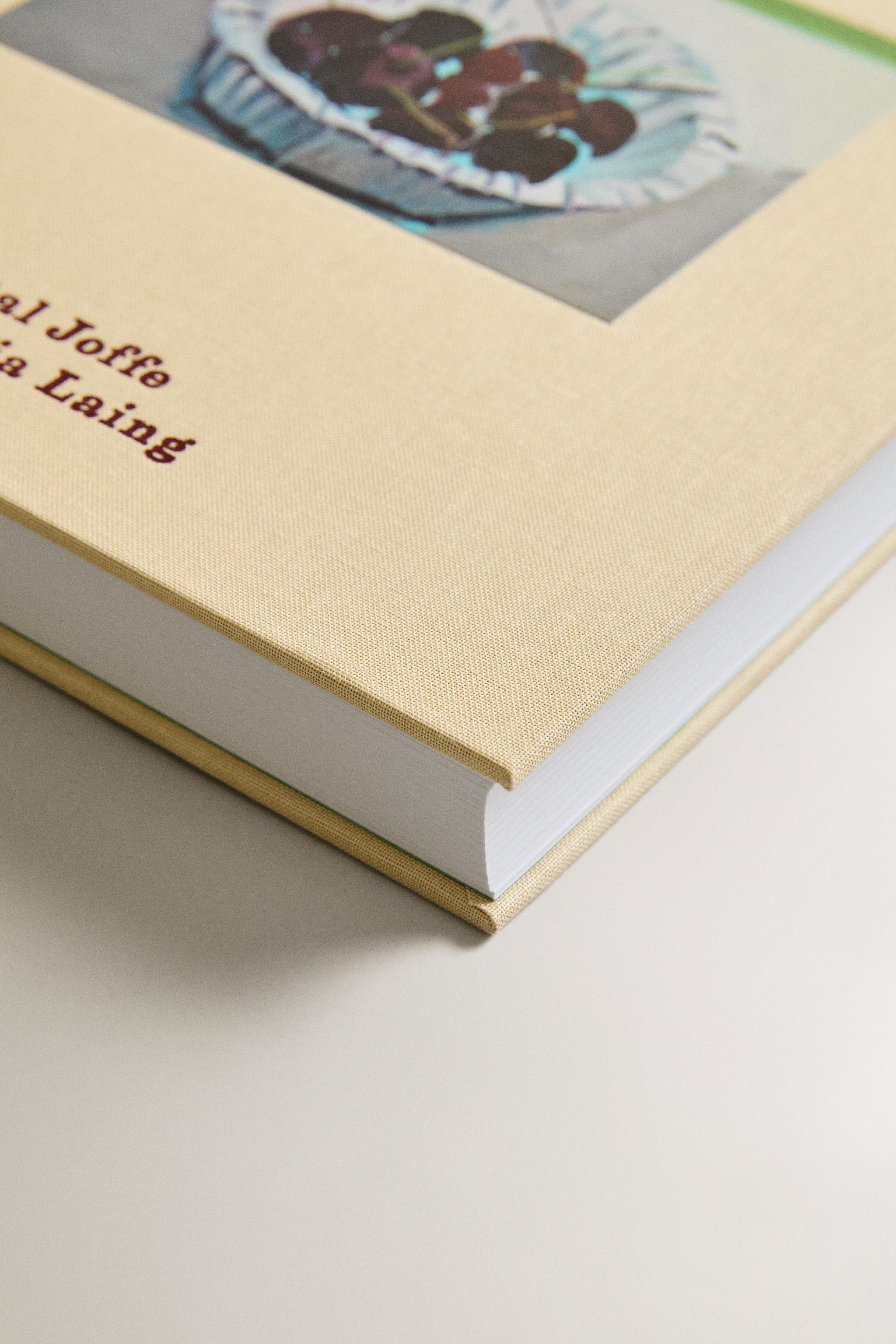 PAINTING, WRITING, TEXTING BOOK (ENGLISH) — Light yellow