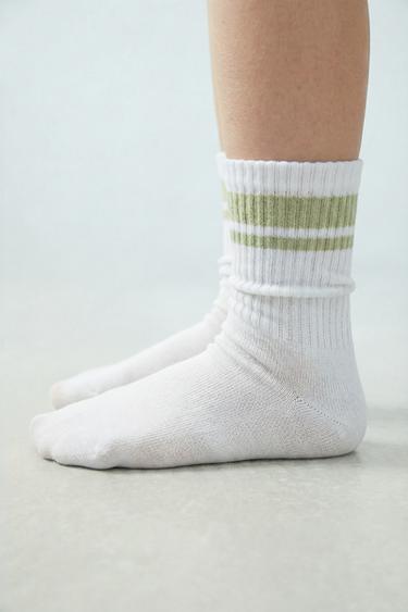 Zara THREE-PACK OF SPORTY STRIPED TALL SOCKS - White