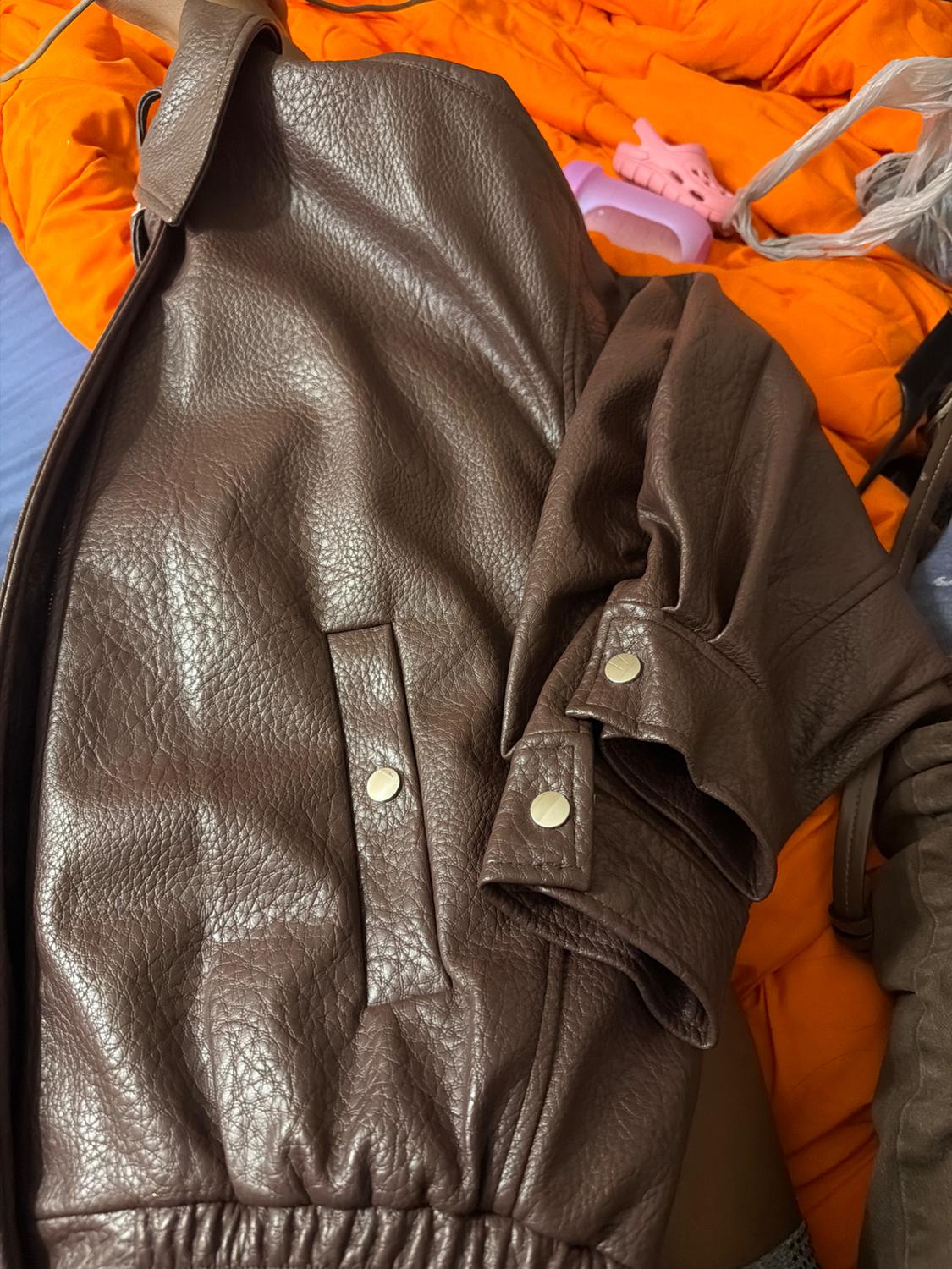 CAZADORA BOMBER EFECTO PIEL - Image 3
