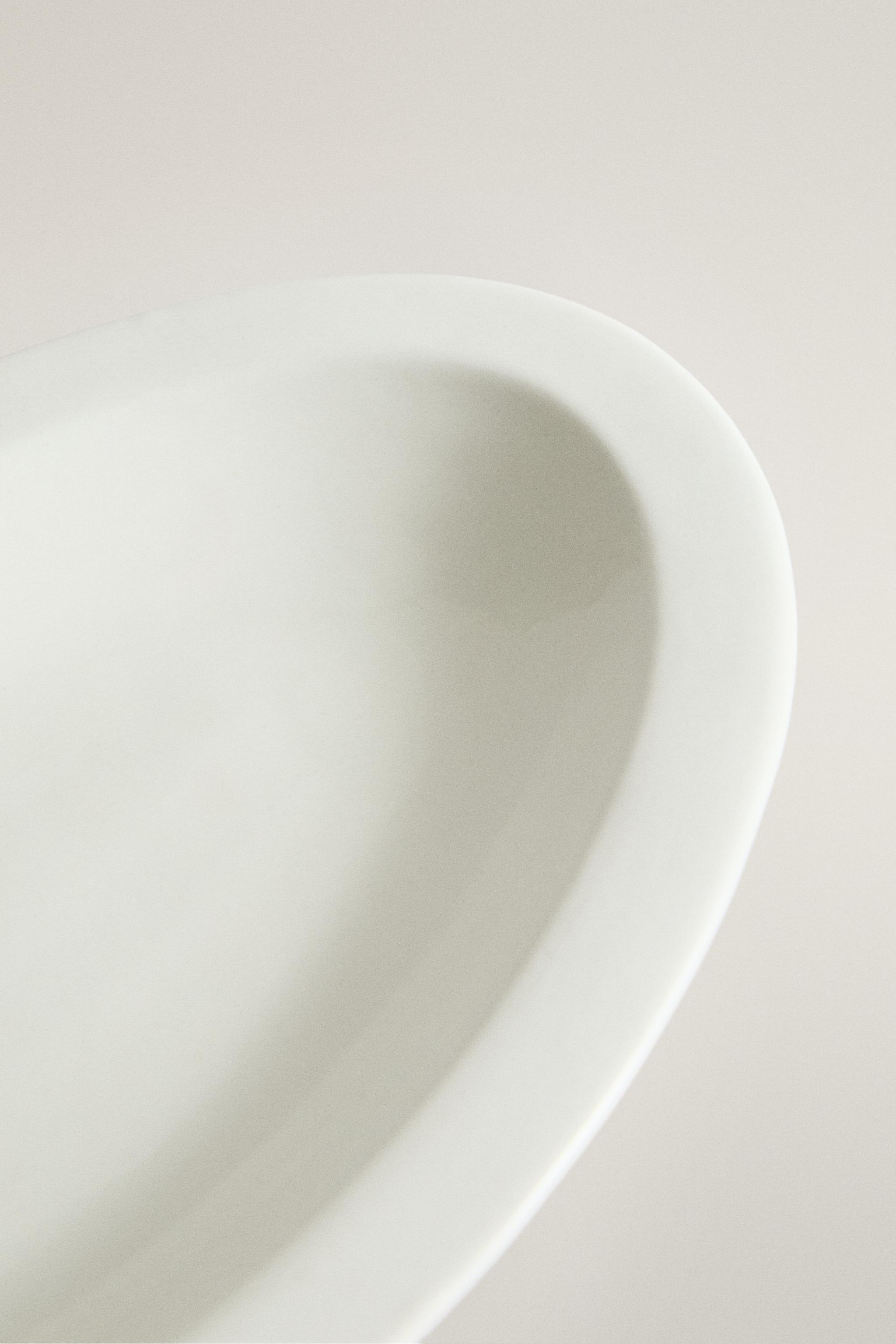 CREAM CERAMIC DECORATIVE TRAY