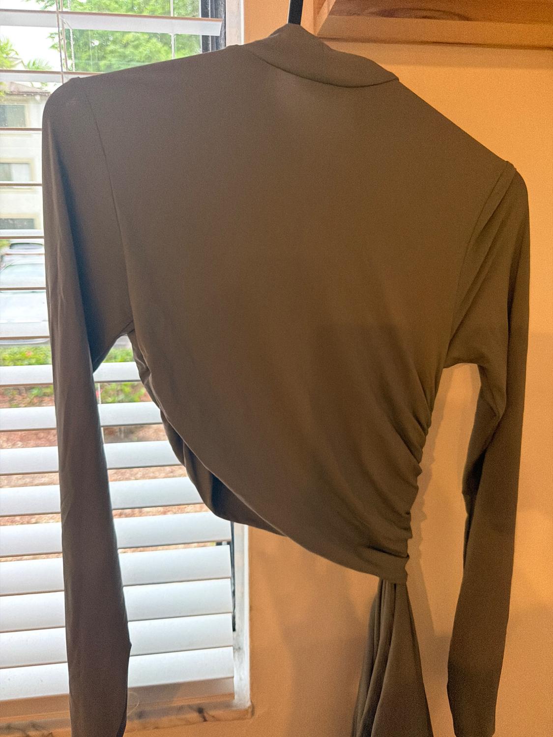 FITTED CUT OUT DRESS - Image 6