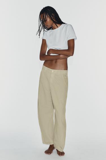 جينز TRF تشينو برميلي بخصر متوسط - أخضر وسط الخاص بـ Zara