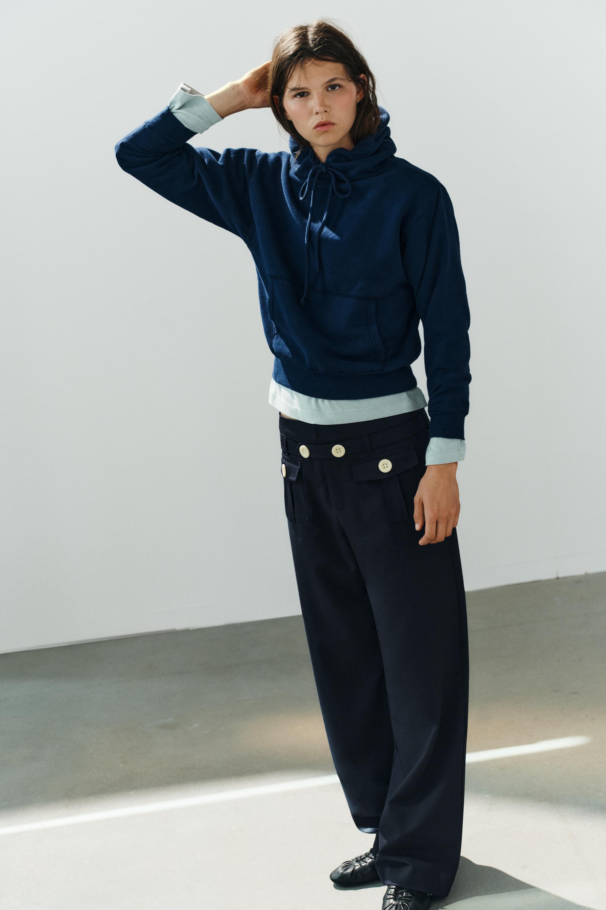STRAIGHT-LEG TROUSERS WITH CONTRAST BUTTONS — Navy blue