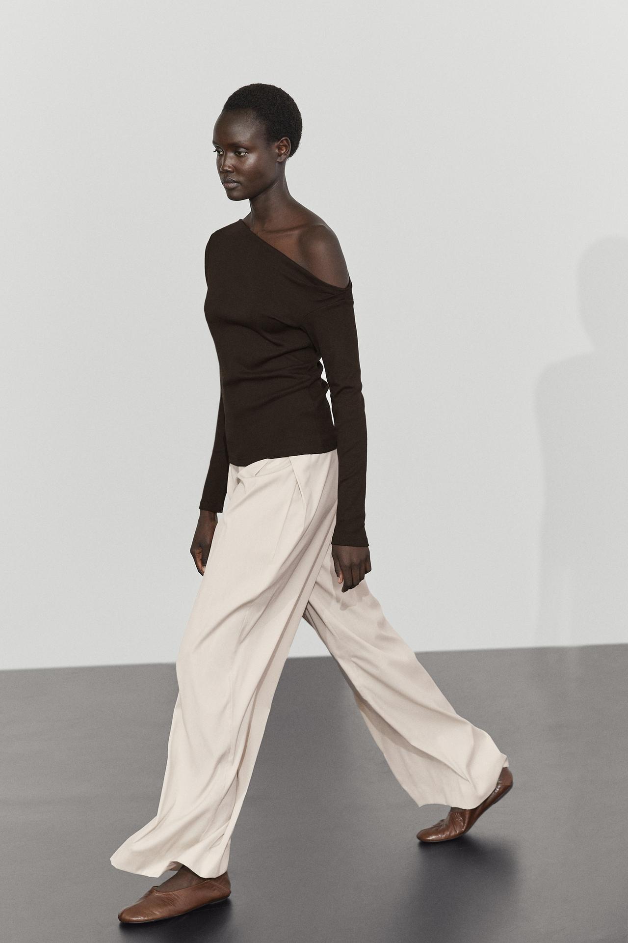 Draped shoulder detail T-shirt — Brown