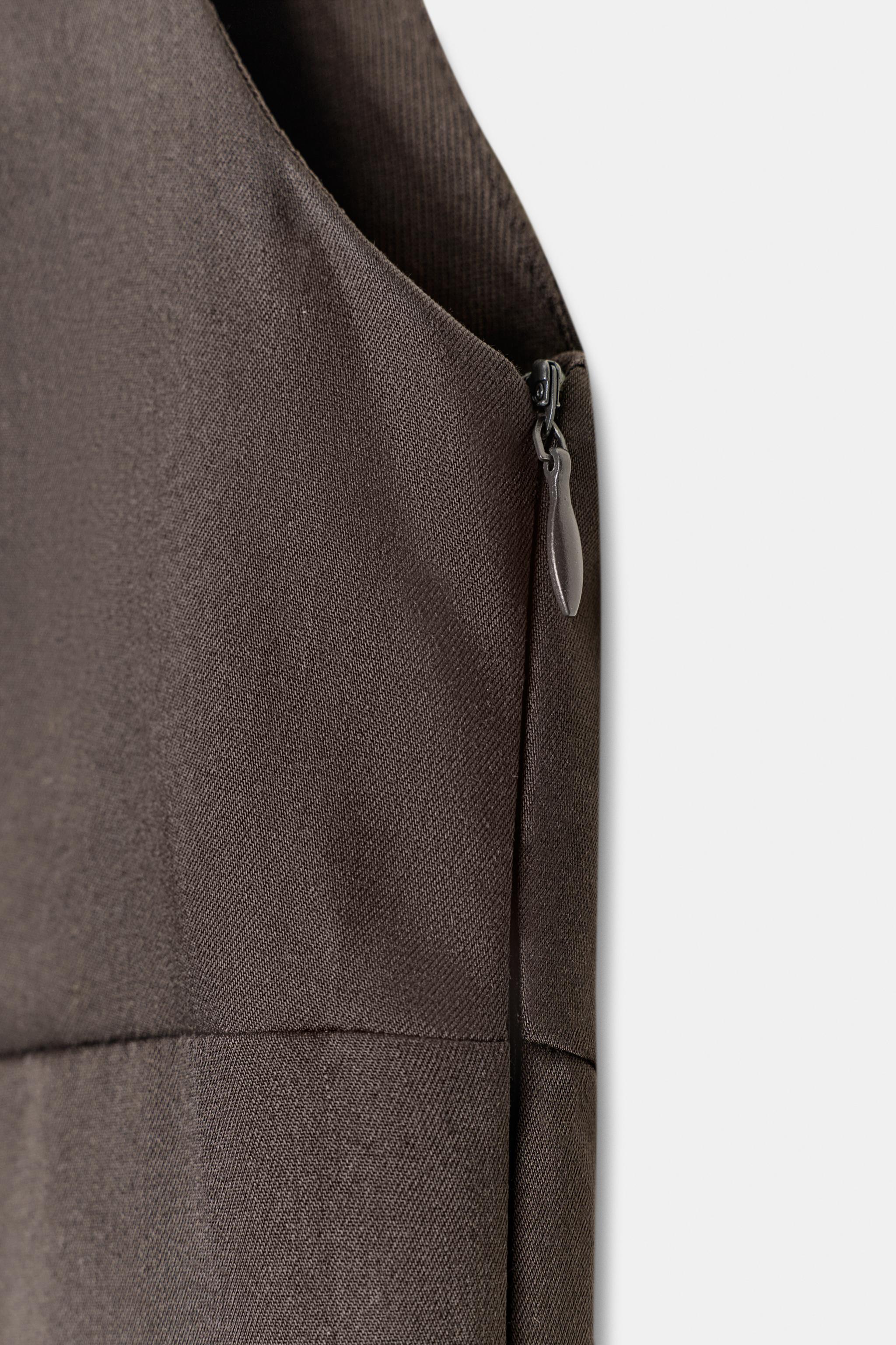 ROBE COURTE À VOLANTS