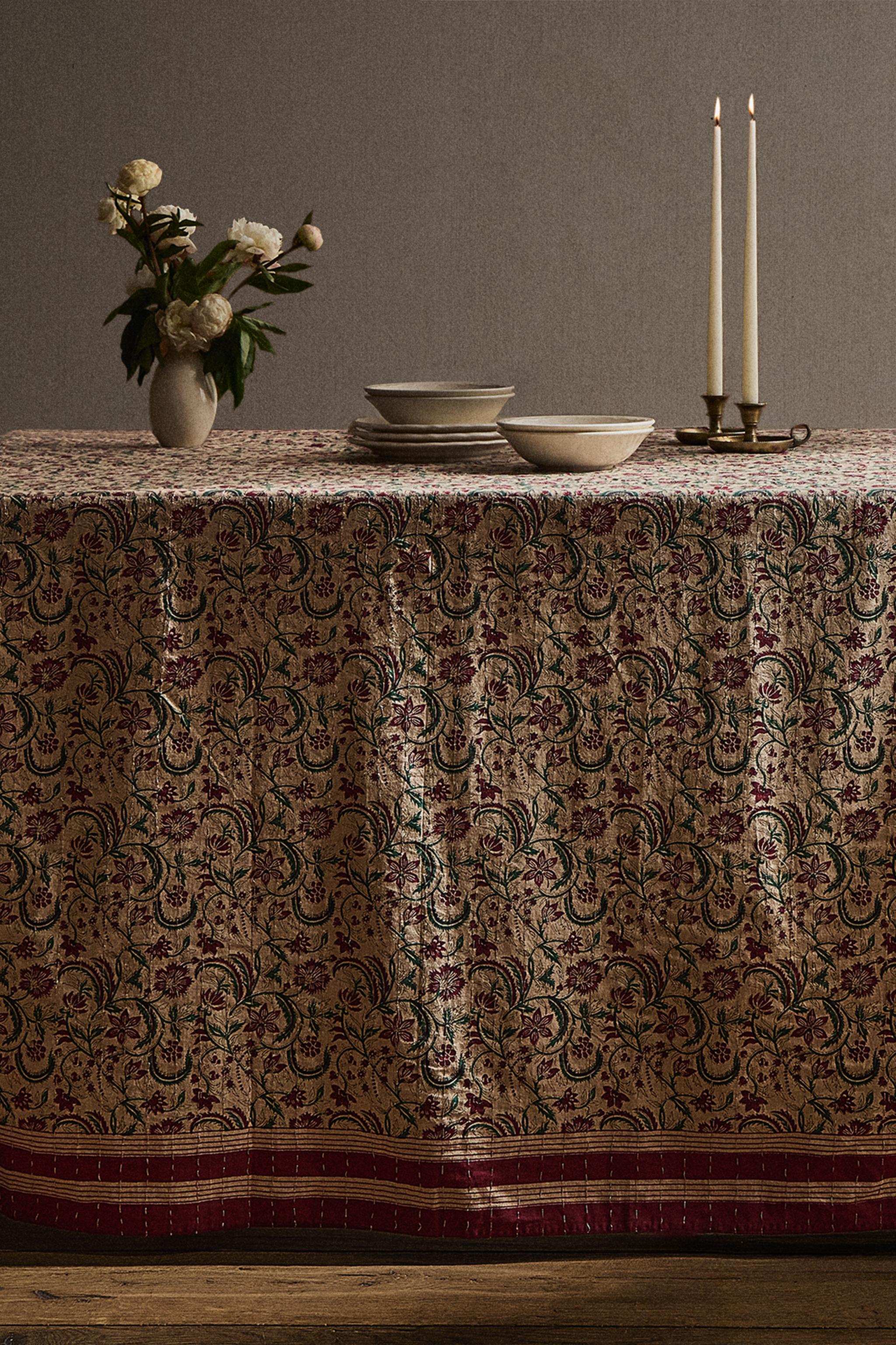 CHRISTMAS FRAMED FLORAL COTTON TABLECLOTH